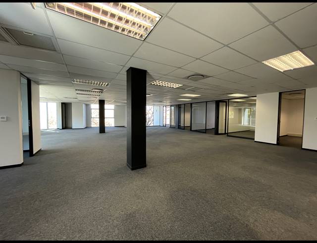 669M² OFFICE TO LET IN BRYANSTON